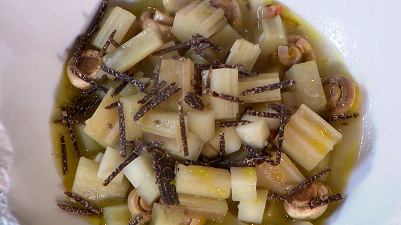Torres en la cocina - Receta de cardos guisados con champiñones