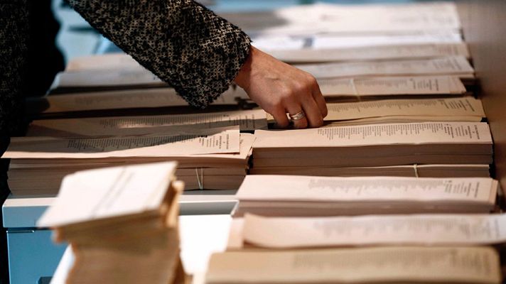 Telediario 1 - Los partidos arrancan sus caravanas electorales