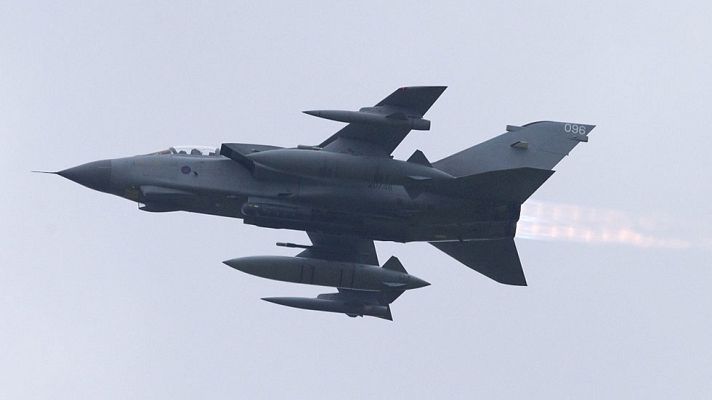 Telediario 1 - Cazas británicos bombardean objetivos del DAESH horas después de su aprobación por el Parlamento