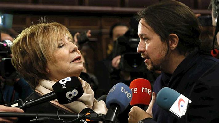 Telediario 1 - Iglesias y Villalobos se enzarz en el Congreso