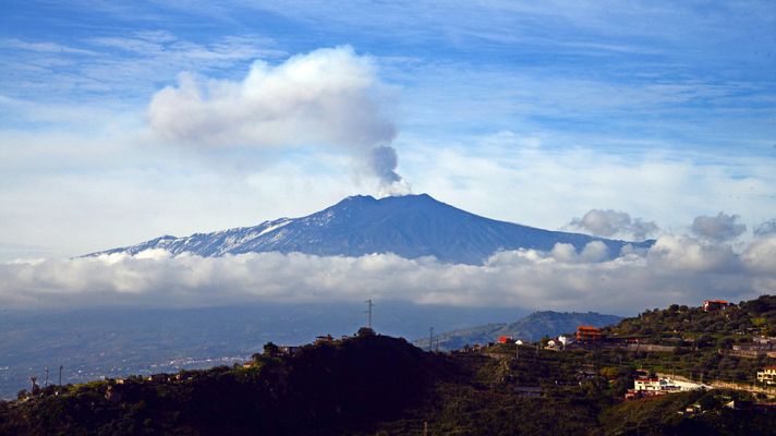 Telediario 1 - El Etna registra las erupciones más intensas de los últimos veinte años
