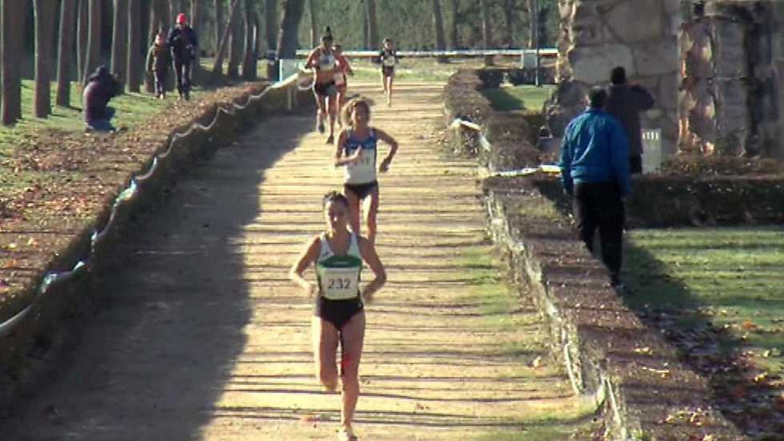Cross de la Constitución - Carrera Femenina, desde Aranda de Duero (Burgos) - ver ahora