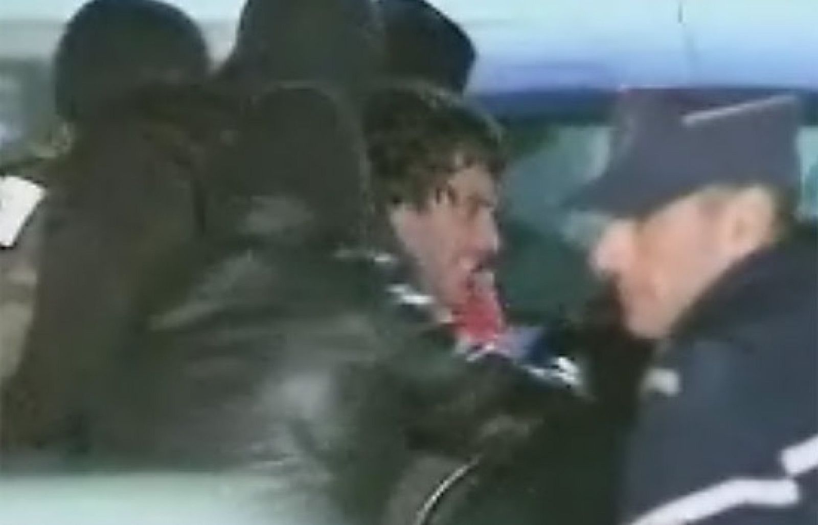 Trasladan a los etarras detenidos | Ver