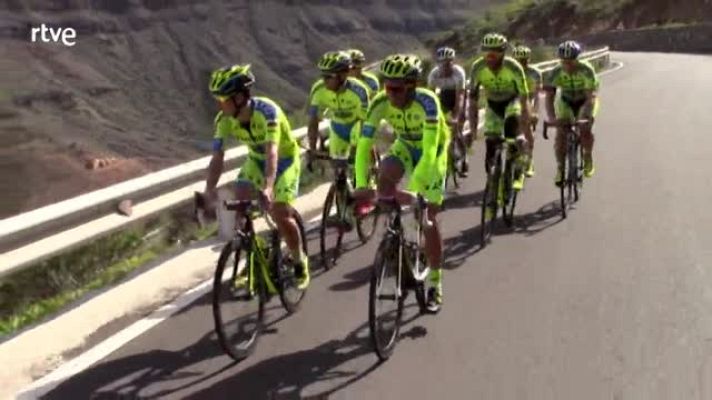  - Contador celebra su cumpleaños entrenando en Gran Canaria