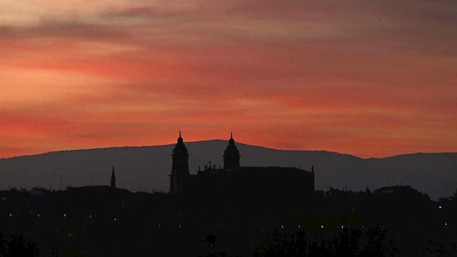 Cielos nubosos o con intervalos nubosos en todo el país