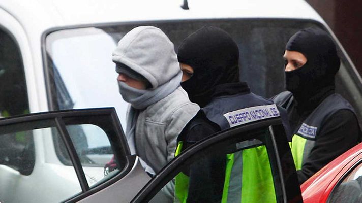 Telediario 1 - Telediario 2 en 4' - 08/12/15