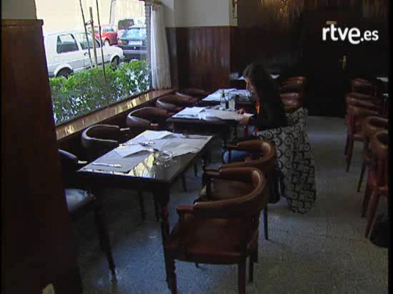 Unos doscientos mil jóvenes entran cada año como becarios en las empresas españolas | Ver