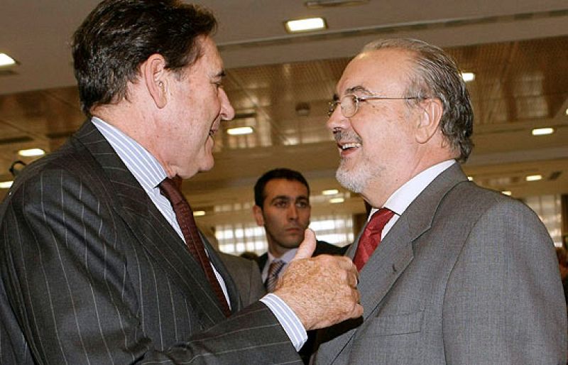 A Solbes le "chirría" que Gazprom entre en Repsol YPF