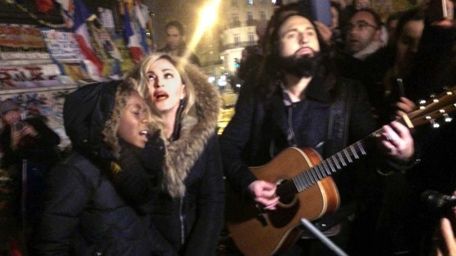 Homenaje de Madonna a las víctimas de los atentados de París