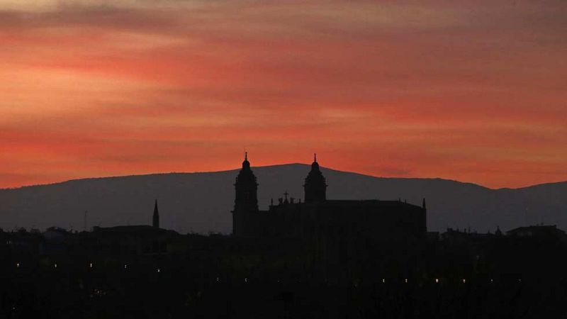Nuboso en el área mediterránea y lluvias débiles en el Estrecho