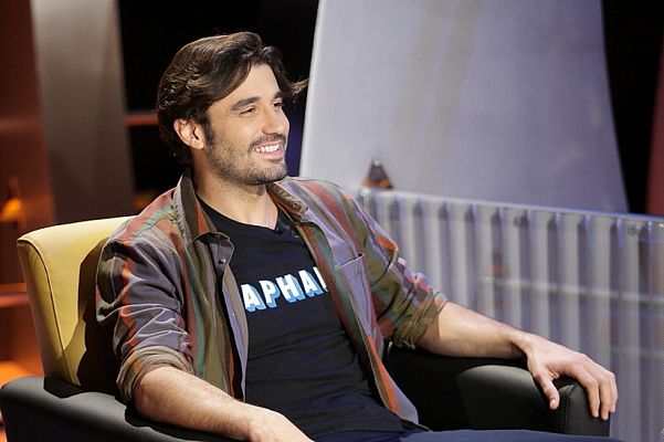 Atención obras - Alex García protagoniza dos clásicos