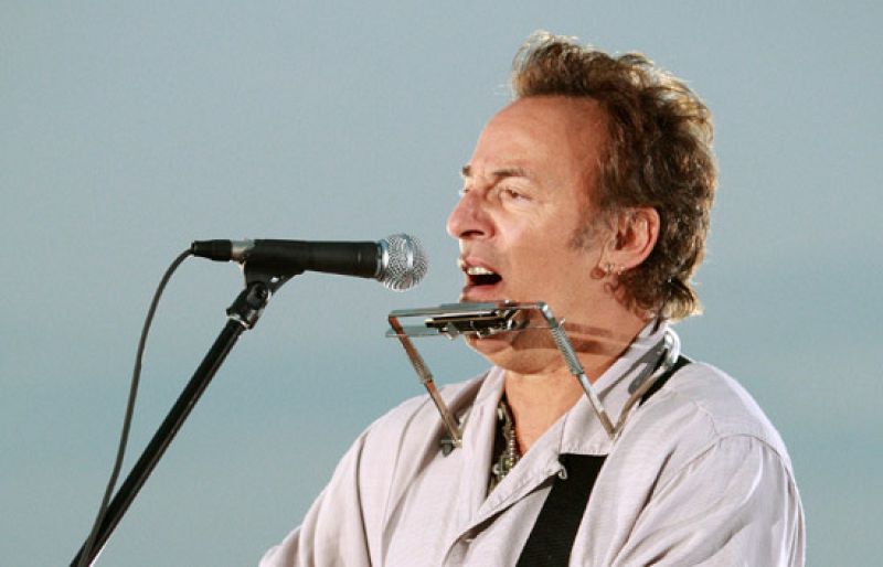 Bruce Springsteen pide ayuda para un banco de alimentos | Ver