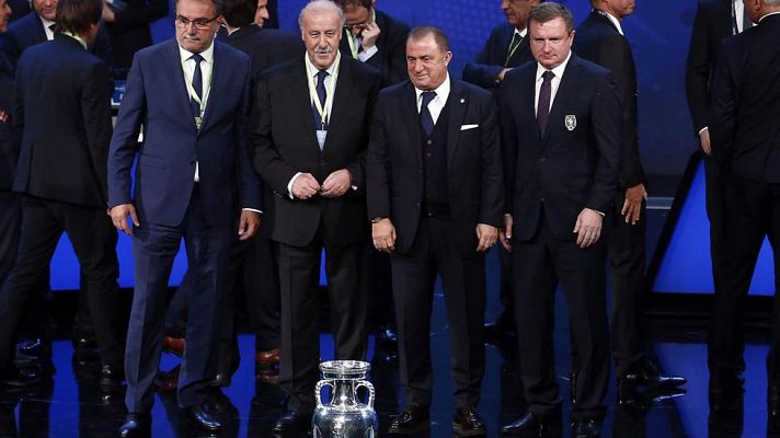 Telediario 1 - España en el grupo D con República Checa, Turquía y Croacia