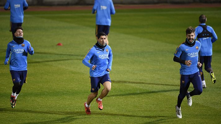 Telediario 1 - El Barça realiza en Yokohama su primer entrenamiento en Japón