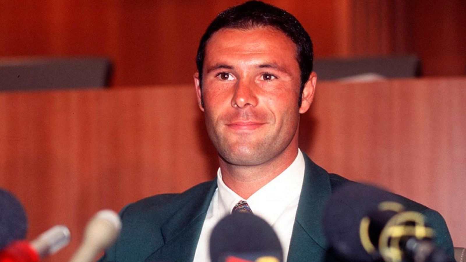 La "ley Bosman" que liberalizó los fichajes en la UE cumple 20 años | Ver