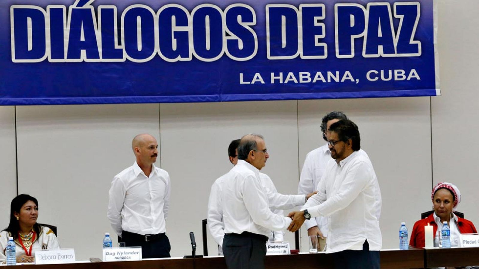 Colombia y las cierran un capítulo clave de las negociaciones de paz, sobre las víctimas del conflicto