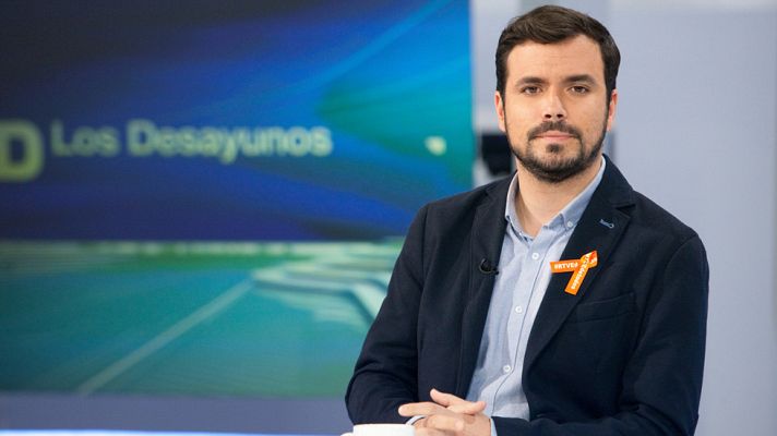 Los desayunos - Garzón destaca el "giro al centro" de Podemos y se erige como la única izquierda