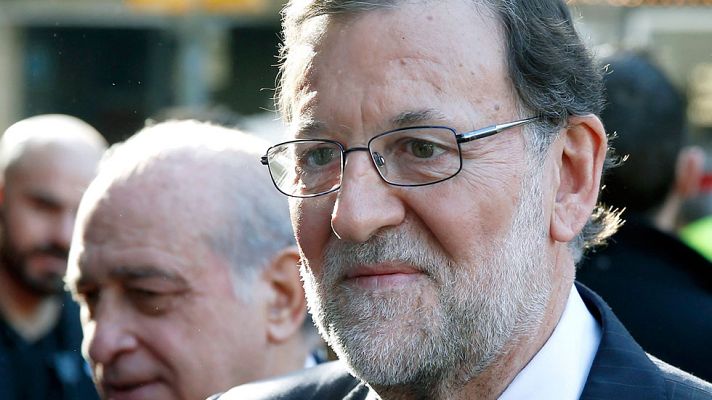 Informativo 24h - Rajoy asegura que seguirá dando paseos y niega que ahora tenga miedo a los selfis