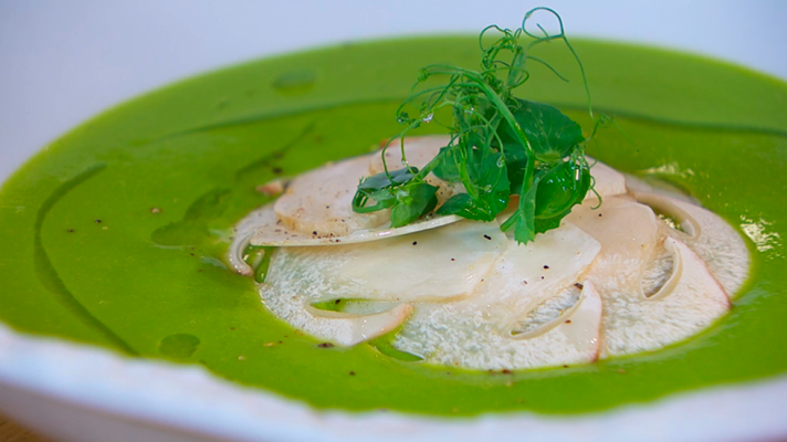 RTVE Cocina - Crema de guisantes con huevo poché