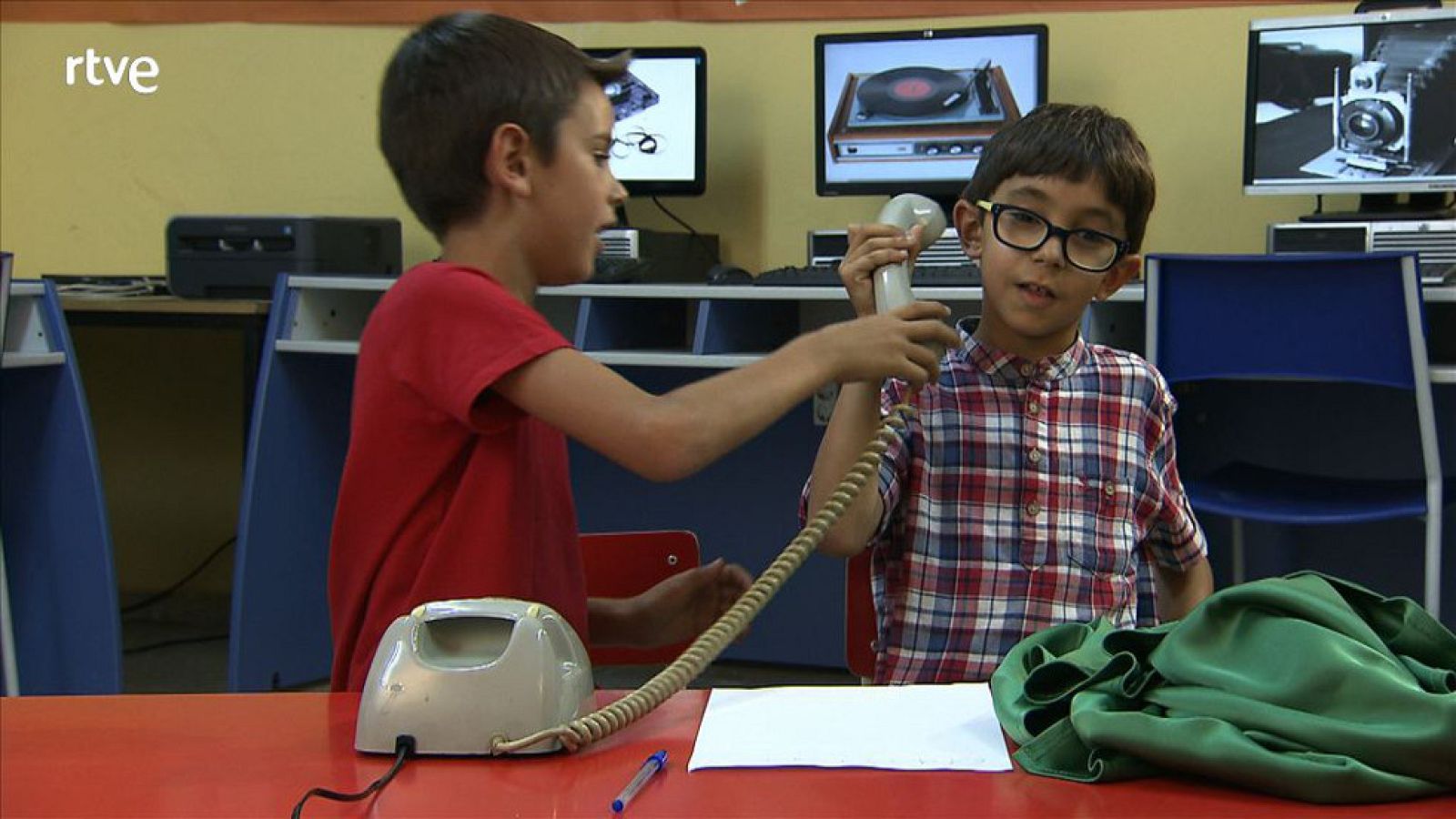 Això què és? - El telèfon