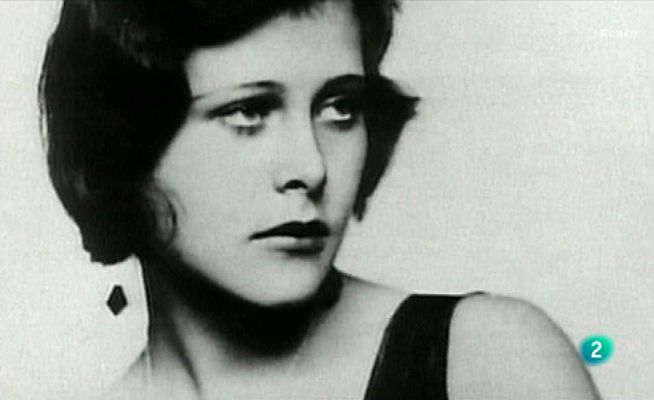 La 2 Noticias - 'La pasión de ser mujer', retrato de 12 'mujeres ejemplares'