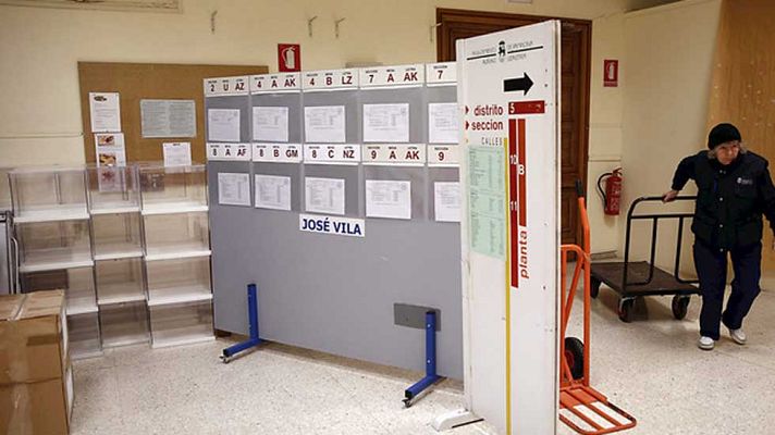 Telediario 1 - Comienzan los preparativos en los colegios para instalar las más de 57.000 mesas electorales