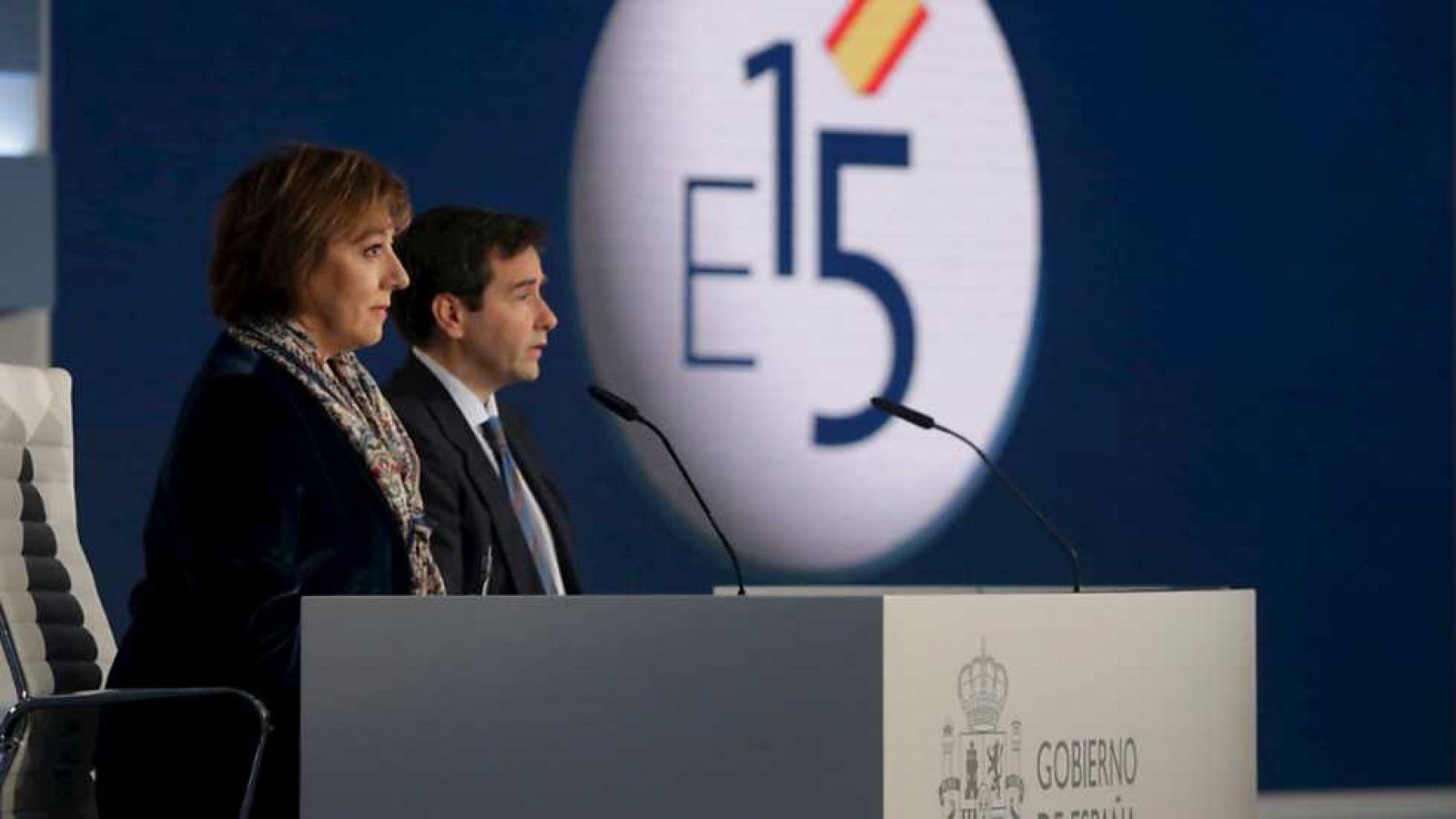 Espacio de información nacional e internacional diaria, en directo.