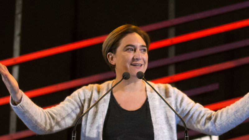 Colau proclama su "orgullo" por una ciudadanía  que ha dado un puñetazo sobre la mesa