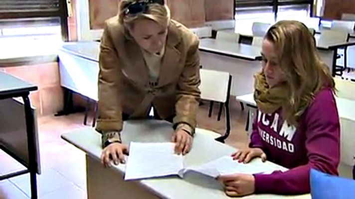 Telediario 1 - Mireia Belmonte aprovecha el período de recuperación para aprobar los exámenes universitarios