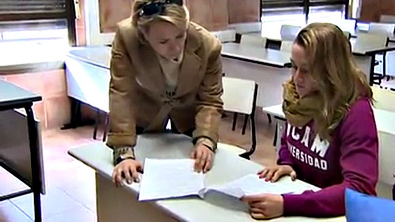 Mireia Belmonte es medallista olímpica, campeona mundial, europea....y estudiante universitaria. En concreto, de  Relaciones Públicas y Publicidad en la Universidad Católica de Murcia.