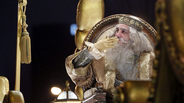 Telediario 1 - Polémica en las cabalgatas de dos distritos de Madrid por que una mujer haga de rey mago