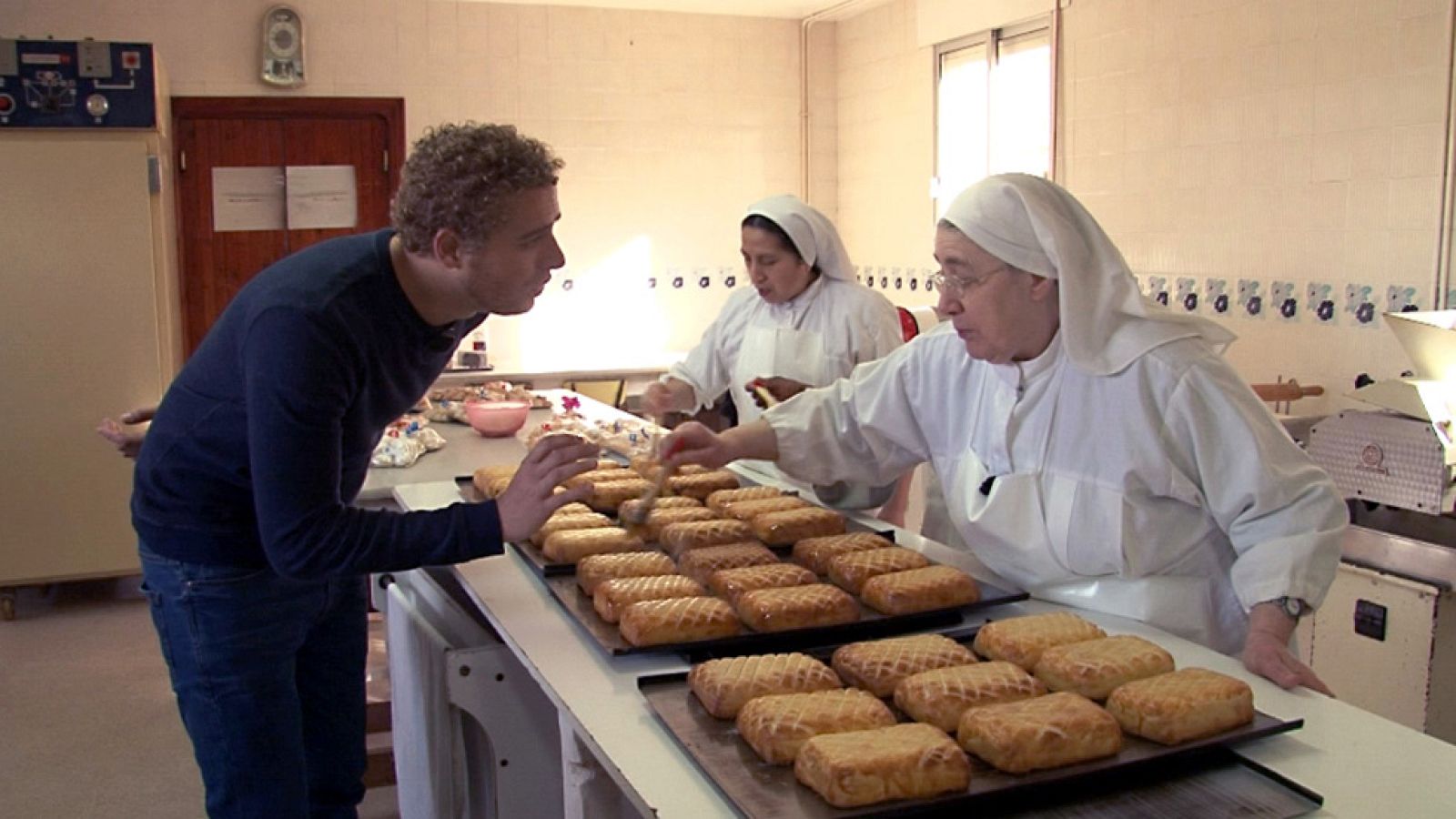 Comando Actualidad - A nadie le amarga un dulce - Pan de Cádiz, mazapán y turrón de yema