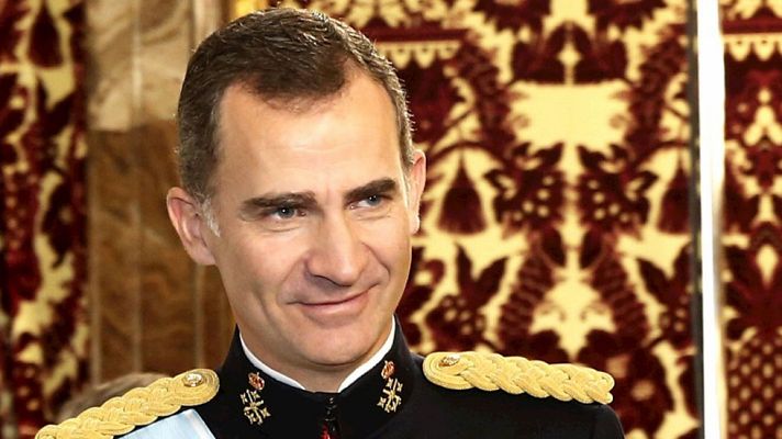 Telediario 1 - Expectación por las palabras del Rey ante la incertidumbre política generada por el 20D