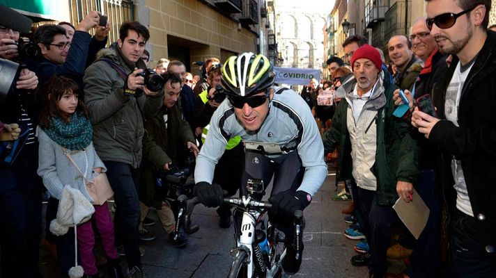 Telediario 1 - Pedro Delgado habla de futuro en la 'carrera del pavo'