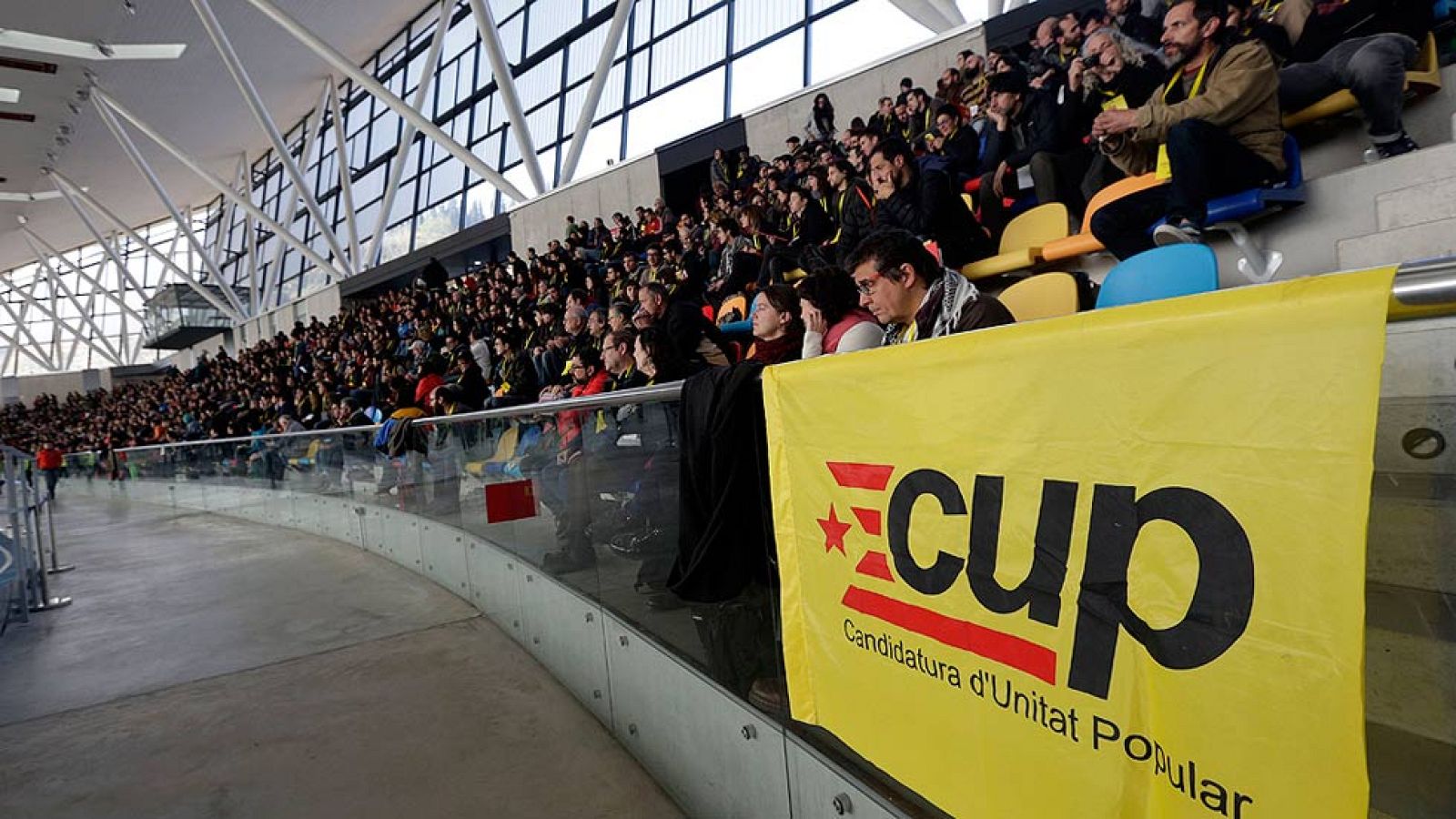 La CUP vota en su Asamblea Nacional si inviste a Mas como presidente de la Generalitat