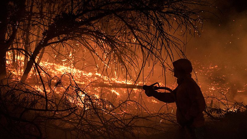 Los incendios se multiplican en Cantabria, que pide el apoyo urgente del Ejército