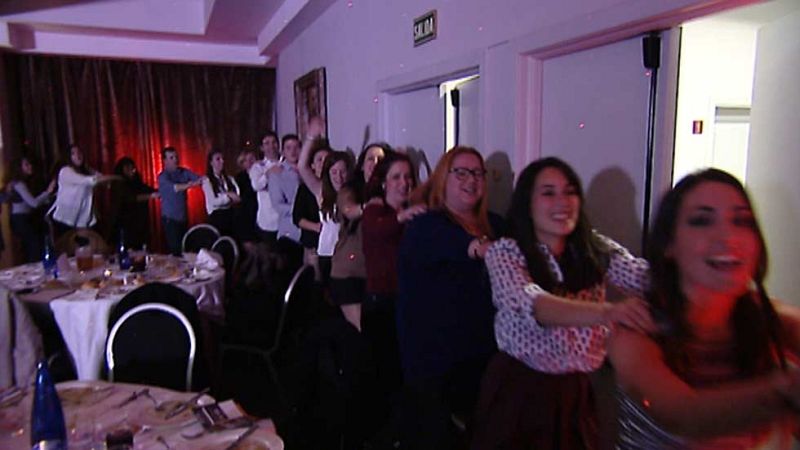 Tras las campanadas, fiesta para celebrar la llegada de 2016