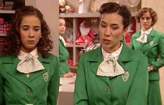 Amar en tiempos revueltos - Manolita habla con Valentina