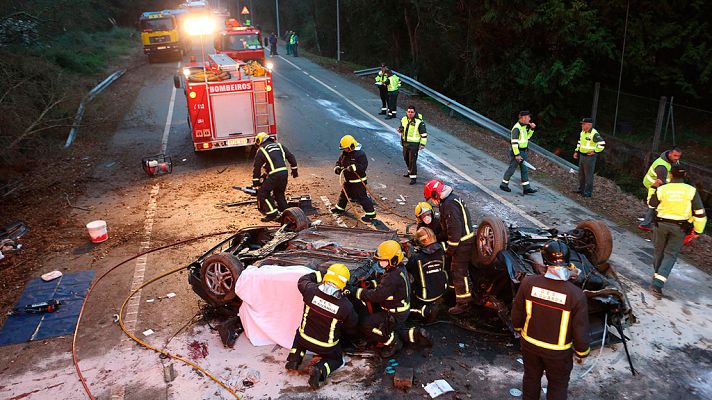 Telediario 1 - Mínimo histórico de muertes en las carreteras españolas en 2015