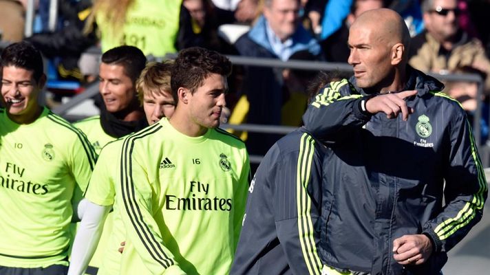 Telediario 1 - Primer día del nuevo proyecto de Zidane