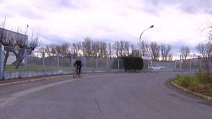 Telediario 1 - Una empresa convierte en tiempo de vacaciones el ir a trabajar en bicicleta o en coche compartido