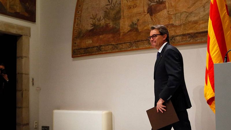 Mas "da un paso al lado" para facilitar un acuerdo en Cataluña