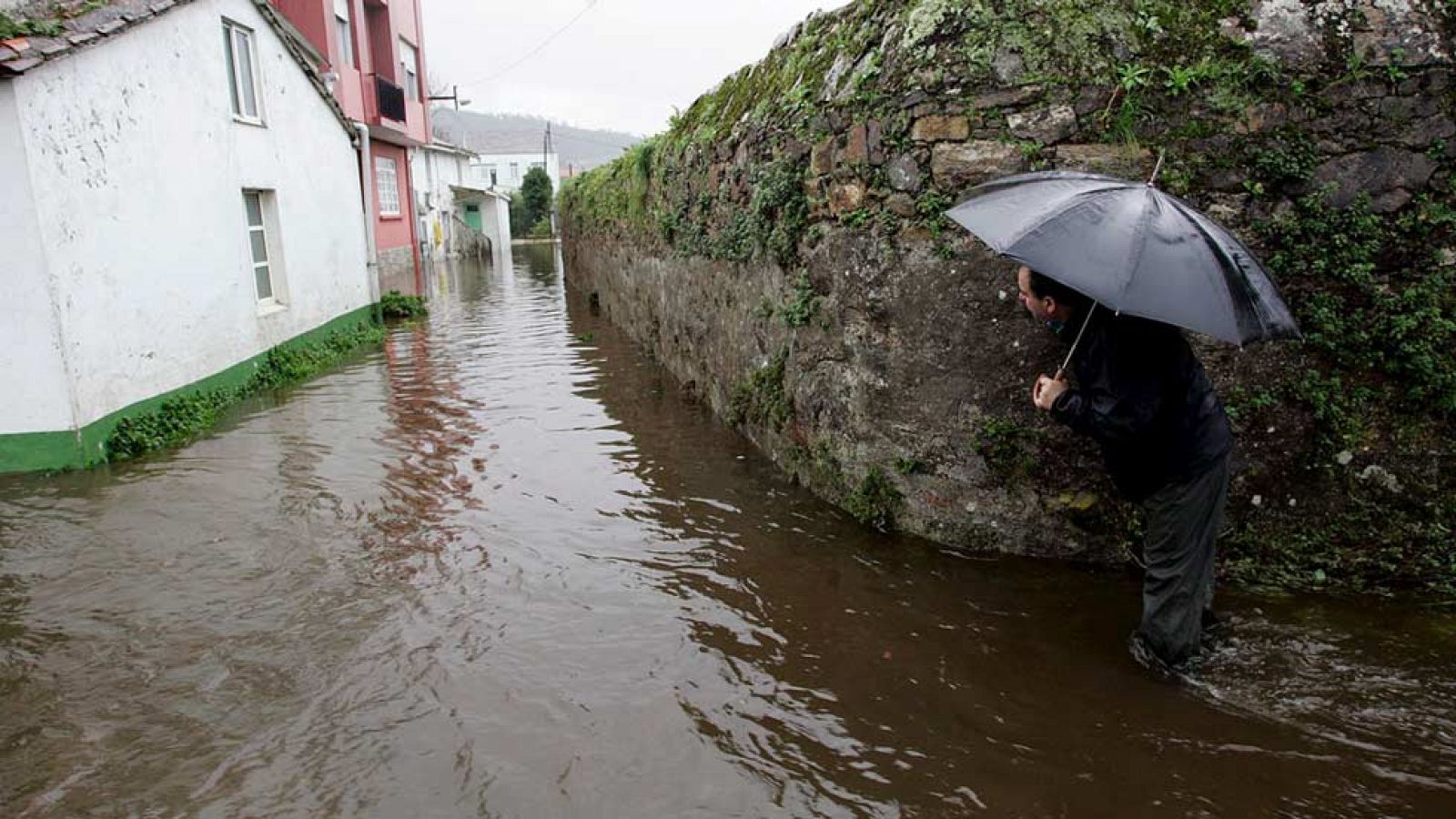 Preocupación en Galicia por los desbordamientos y las inundaciones mientras el tiempo sigue empeorando