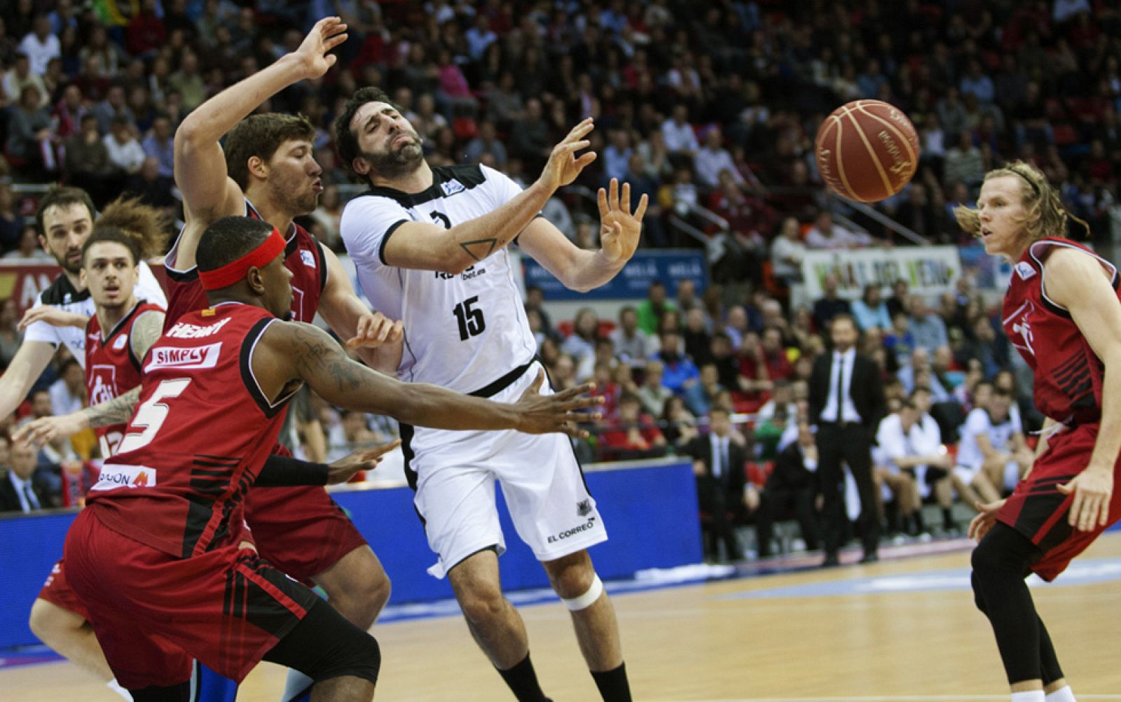 CAI Zaragoza 69-71 Dominion Bilbao - Baloncesto en RTVE | Ver