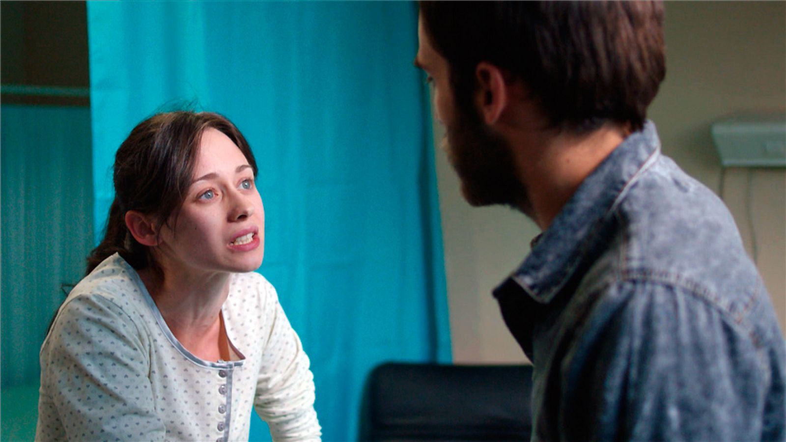 Cuéntame cómo pasó - Karina a Carlos: "Te has vendido"