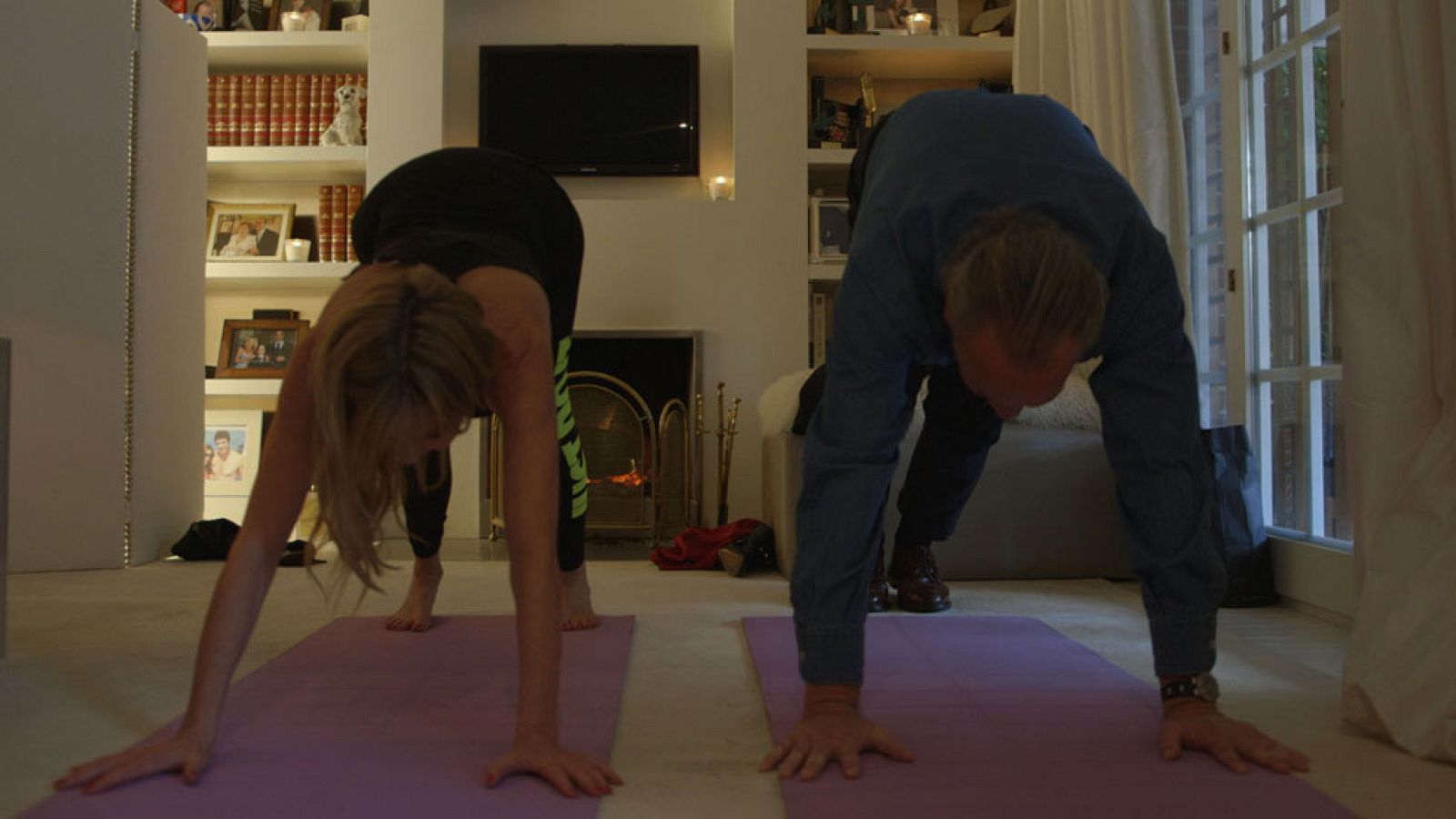 Ana Obregón y Bertín hacen yoga
