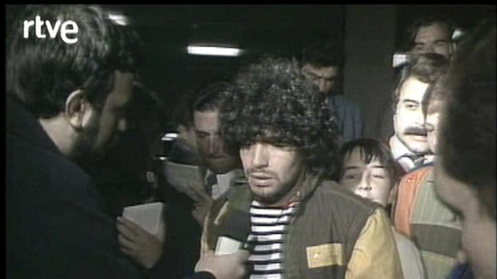 Teledeporte - Maradona vuelve a España tras su lesión