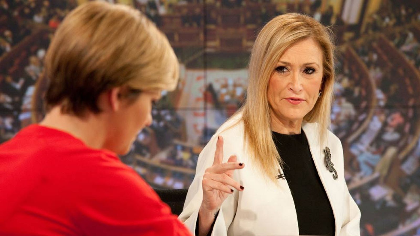 Cifuentes aboga por una reforma para que gobierne quien ha tenido mayoría - Los desayunos | Ver