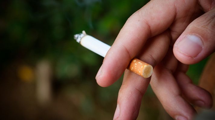 Telediario 1 - Los receptores neuronales de la nicotina en el cerebro están directamente relacionados con los mecanismos de placer