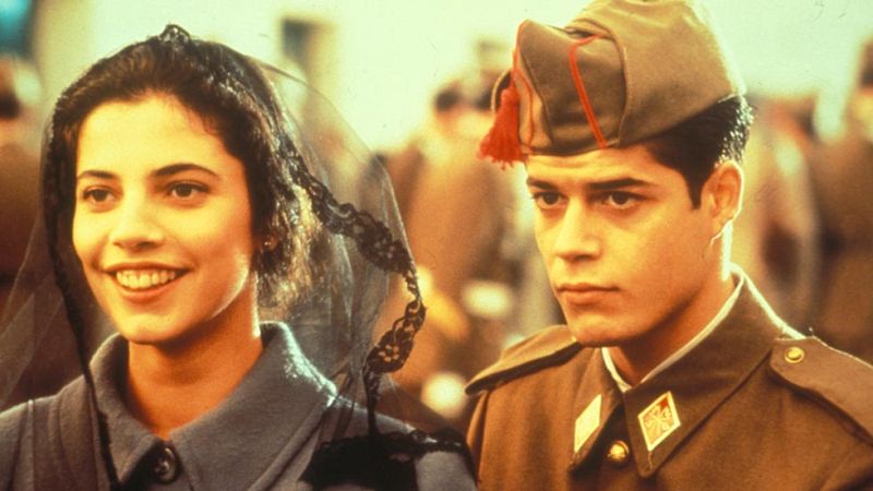 Escena de 'Amantes' de Vicente Aranda